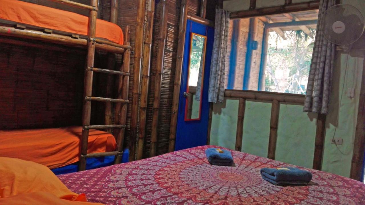 Saigon Backpackers Hostel Máncora Exterior photo